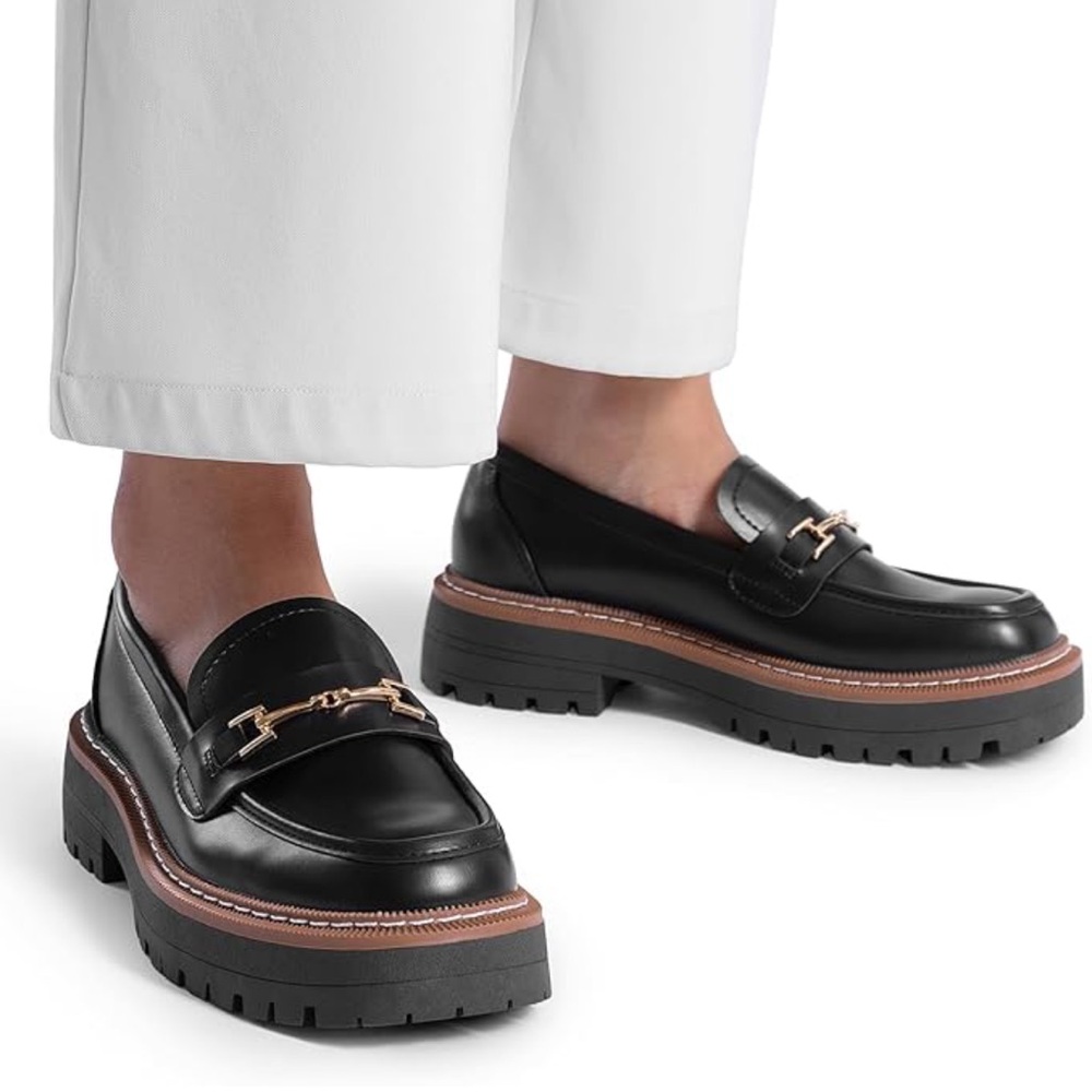 DREAM PAIRS Women’s  Black Loafers NEW size 9